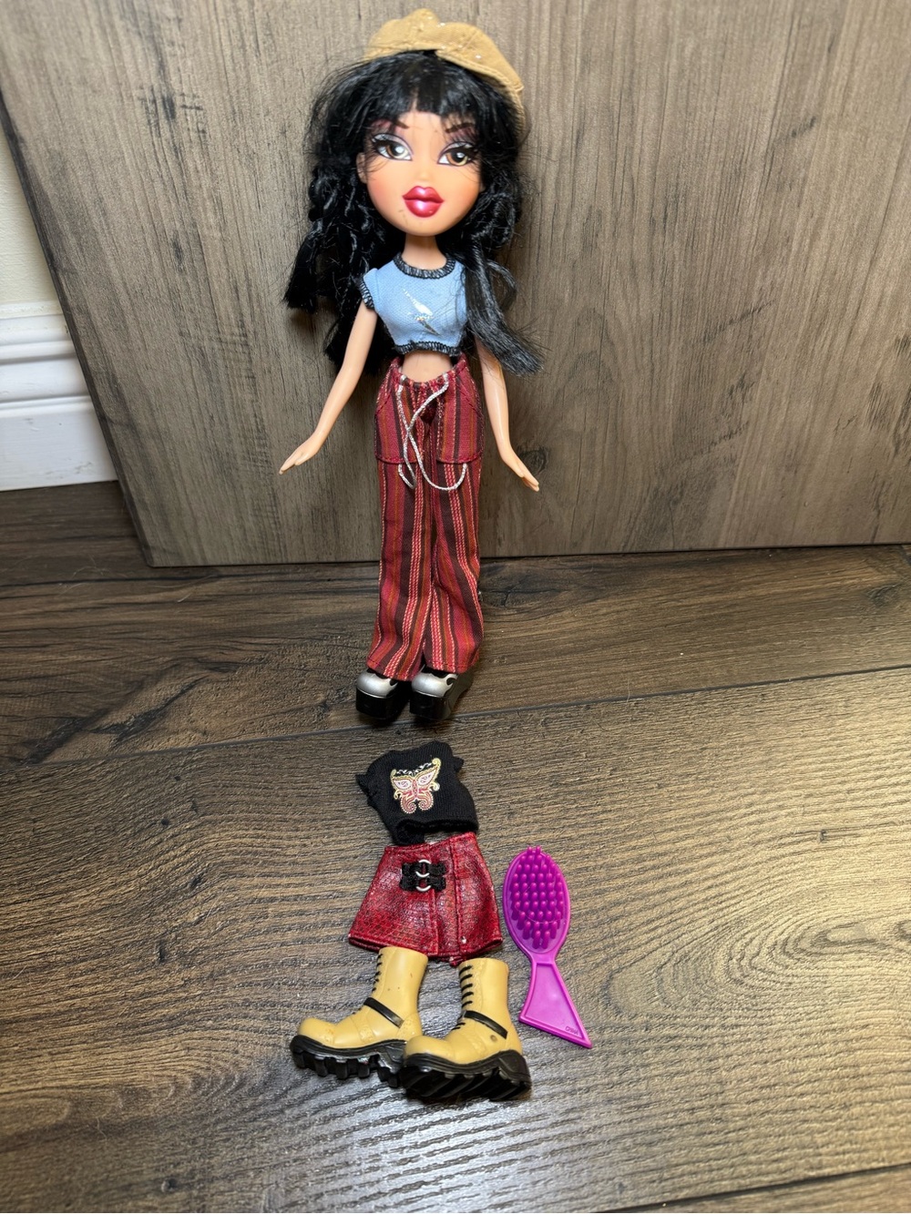 Bratz Jade Xpress It Fashion Collection Doll 2002 MGA Two Outfits Accessories
